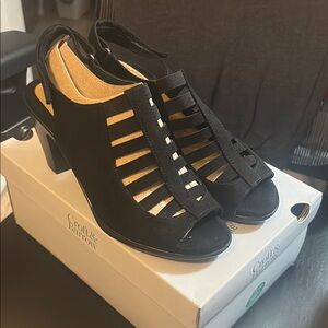 Croft & Barrow Black Heels with Chunky Heel and Cut-Out Design